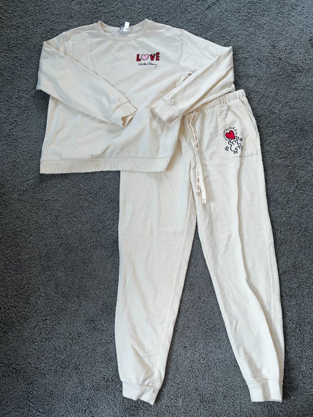 Keith Haring Cream Love Heart Fleece Lounge Set Crewneck Sweatshirt Joggers - M